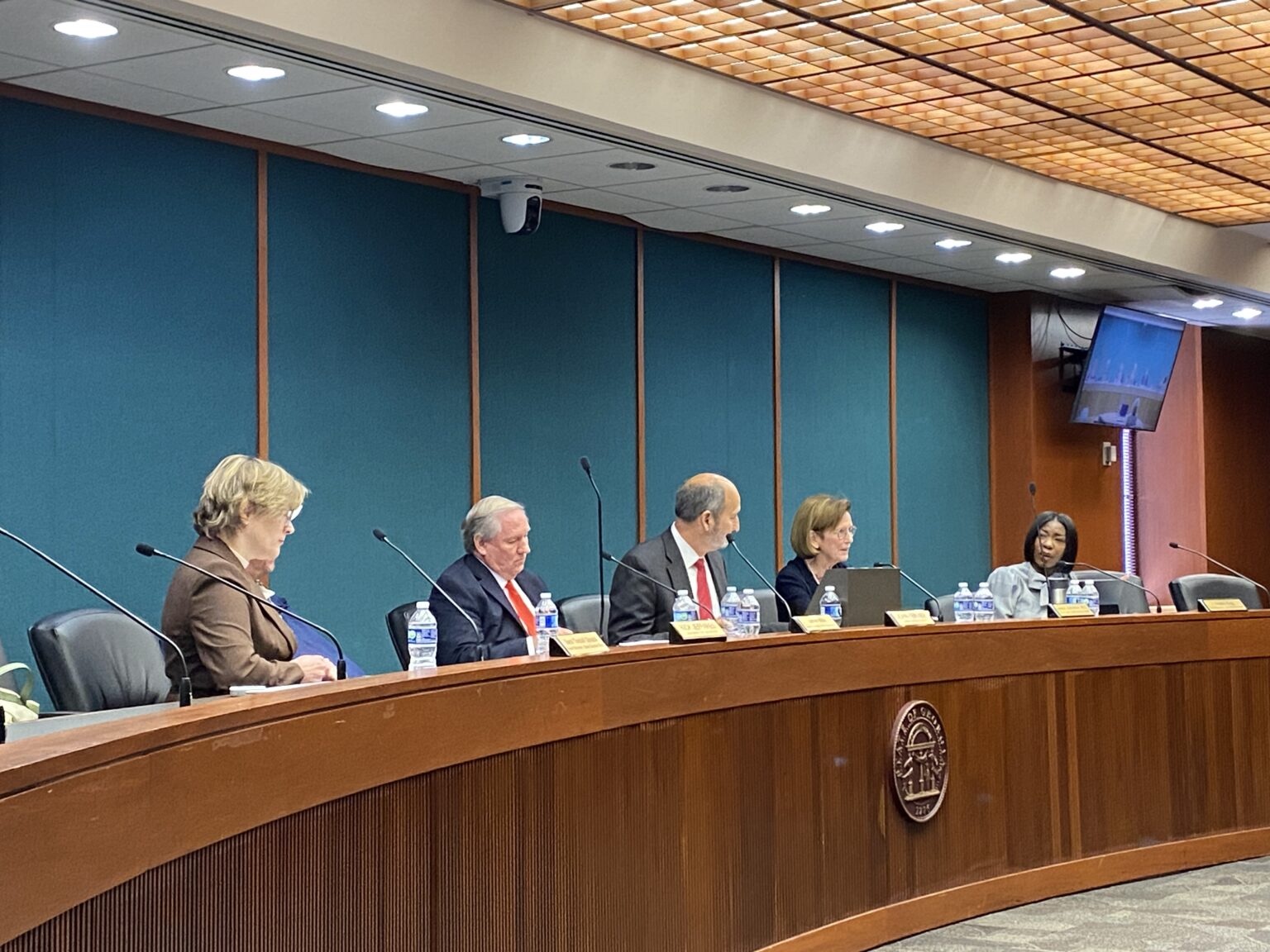 State election panel recommends ending no-excuse absentee voting in Georgia